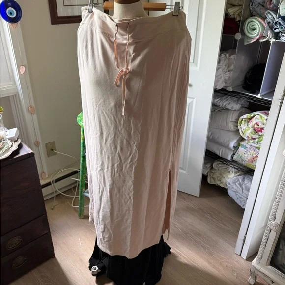 Barefoot Dreams Malibu Collection Maxi Skirt in Soft Pink - Picture 2 of 4